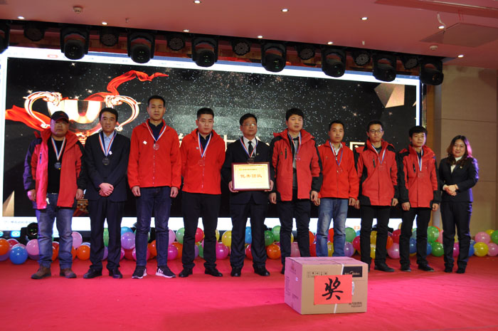 “产业报国 仪起拼搏”2018年度优秀suncitygroup太阳新城人表彰典(图8)